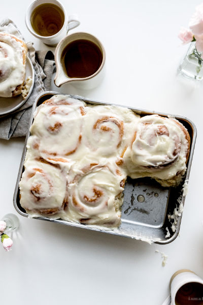 Easy 6-ingredient Cinnamon Buns